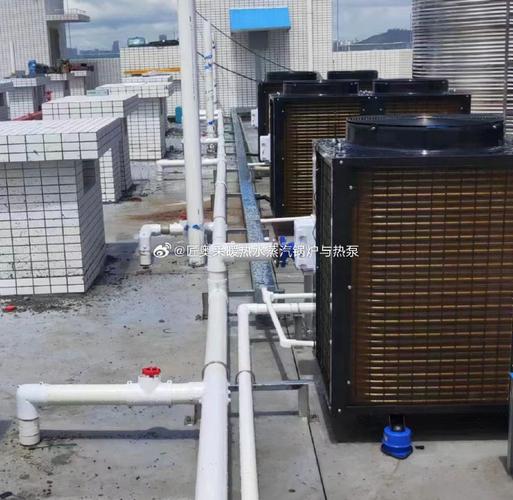 10匹匠奥空气能热水机组 冬季稳定运行，为酒店宾馆工厂宿舍提供可靠生活热水